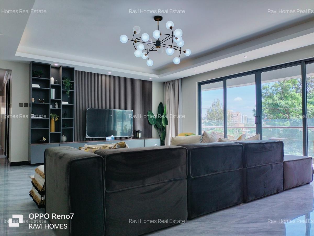 3 Bed Apartment with En Suite in Brookside - 10