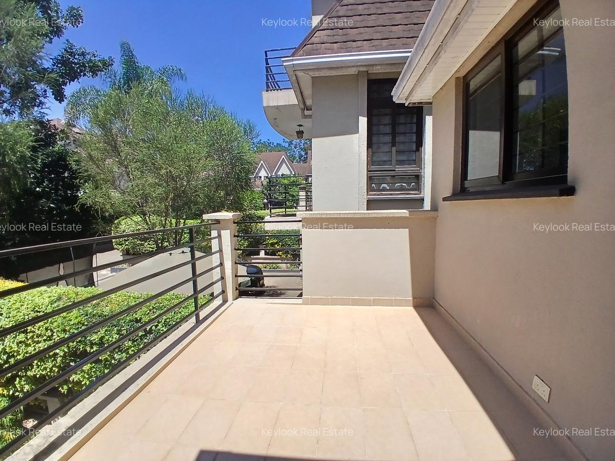 5 Bed Townhouse with En Suite at Lavington Green - 10