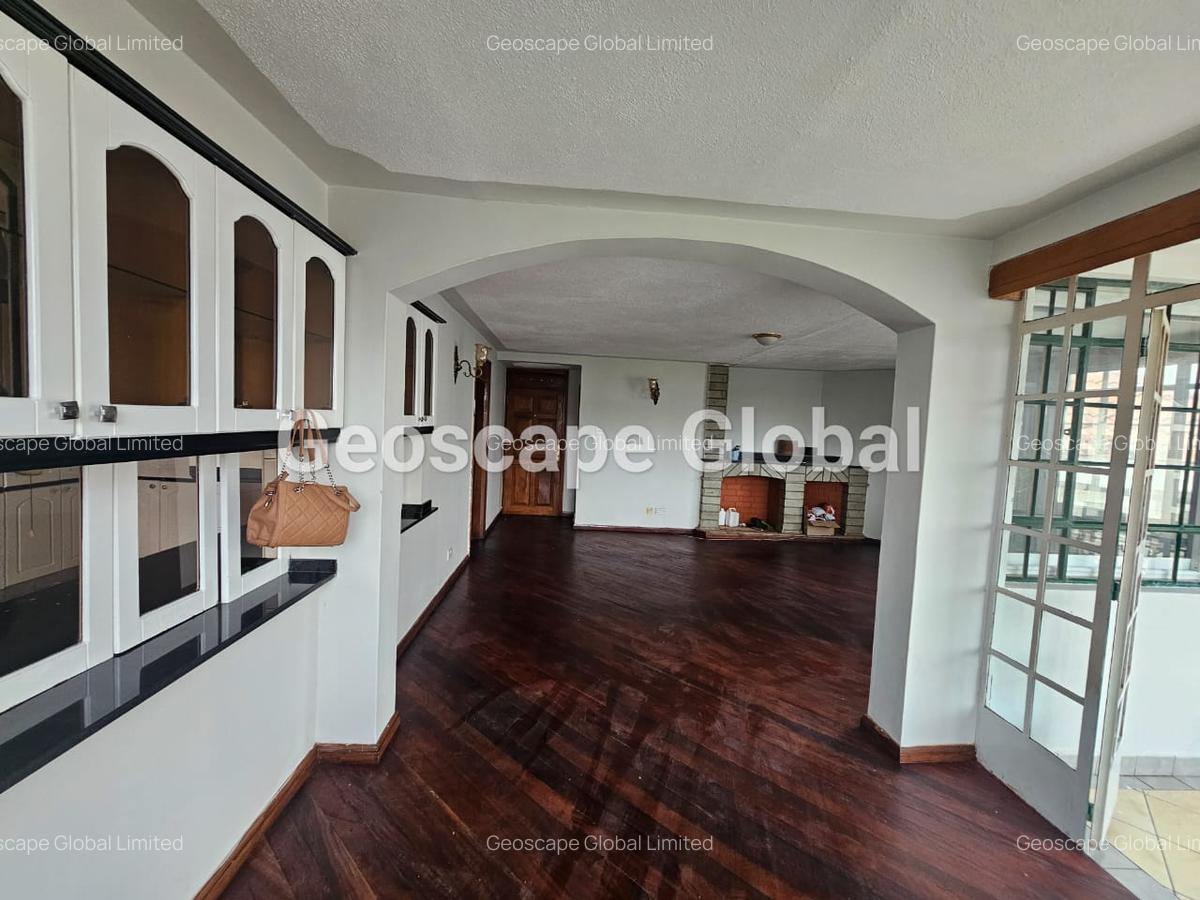 4 Bed Apartment with En Suite in Kileleshwa - 11