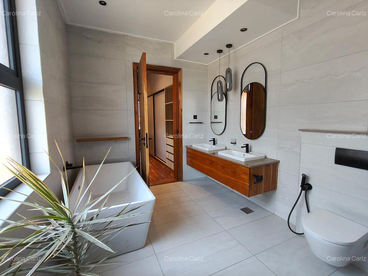 4 Bed Townhouse with En Suite at Loresho - 11