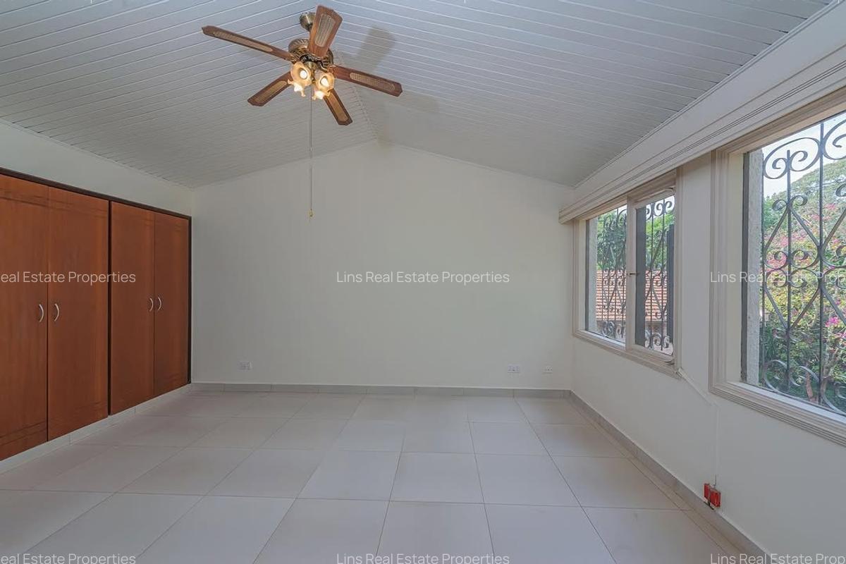 4 Bed Townhouse with En Suite in Muthaiga - 9