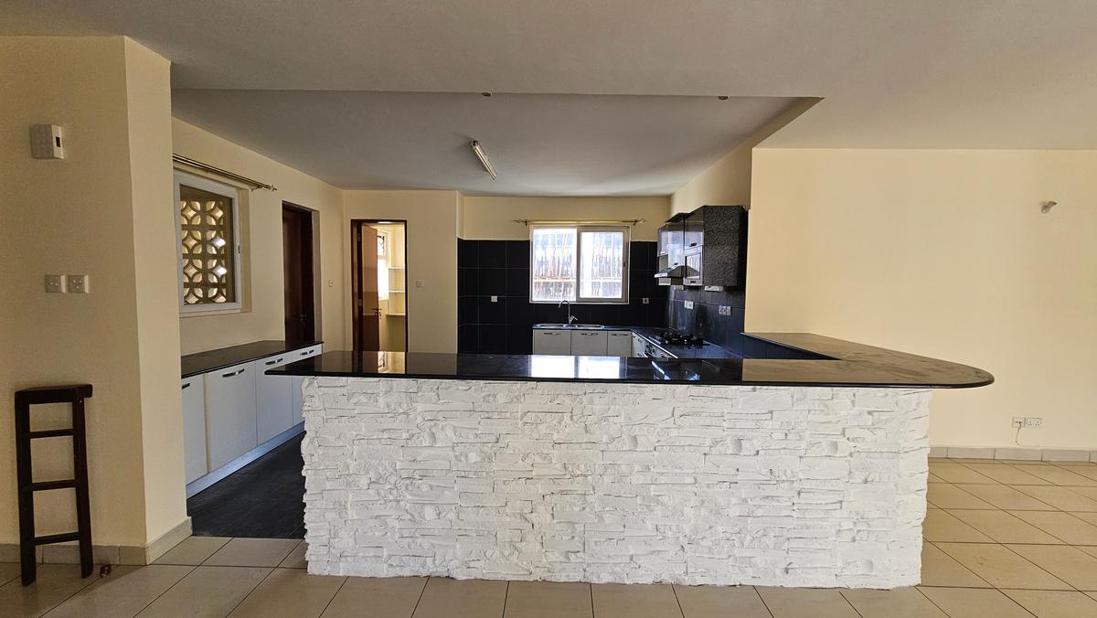 3 Bed Apartment with En Suite in Lavington - 9