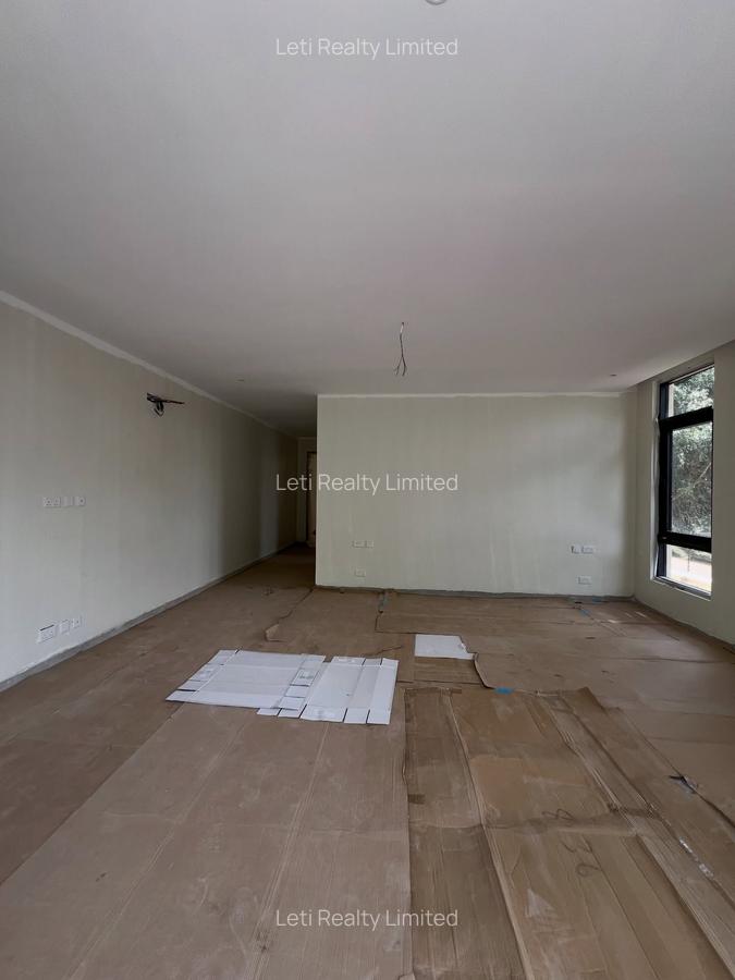 5 Bed Townhouse with En Suite in Lavington - 3