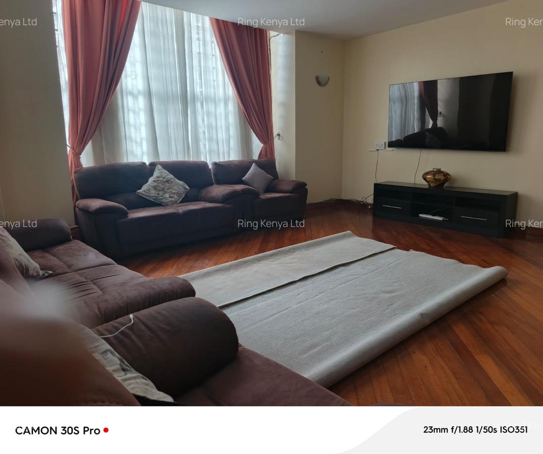 5 Bed House with En Suite in Lavington - 2