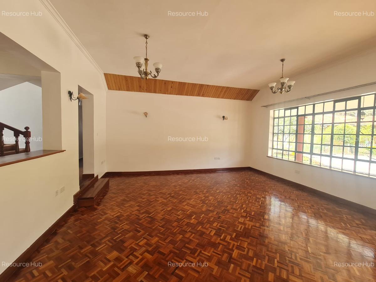 4 Bed House with En Suite at Bomas - 5