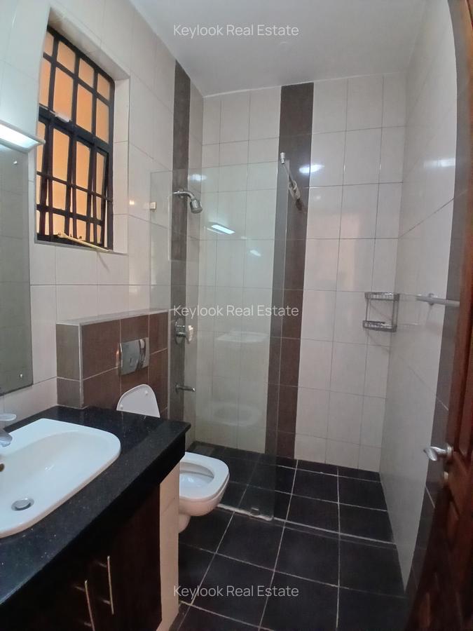 5 Bed Townhouse with En Suite at Lavington - 11