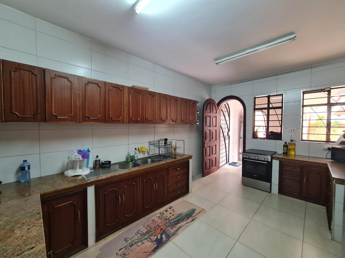 5 Bed House with En Suite in Loresho - 13