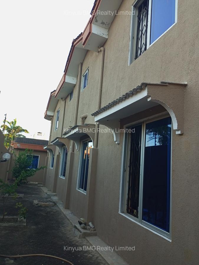 5 Bed Villa with En Suite in Nyali Area - 4
