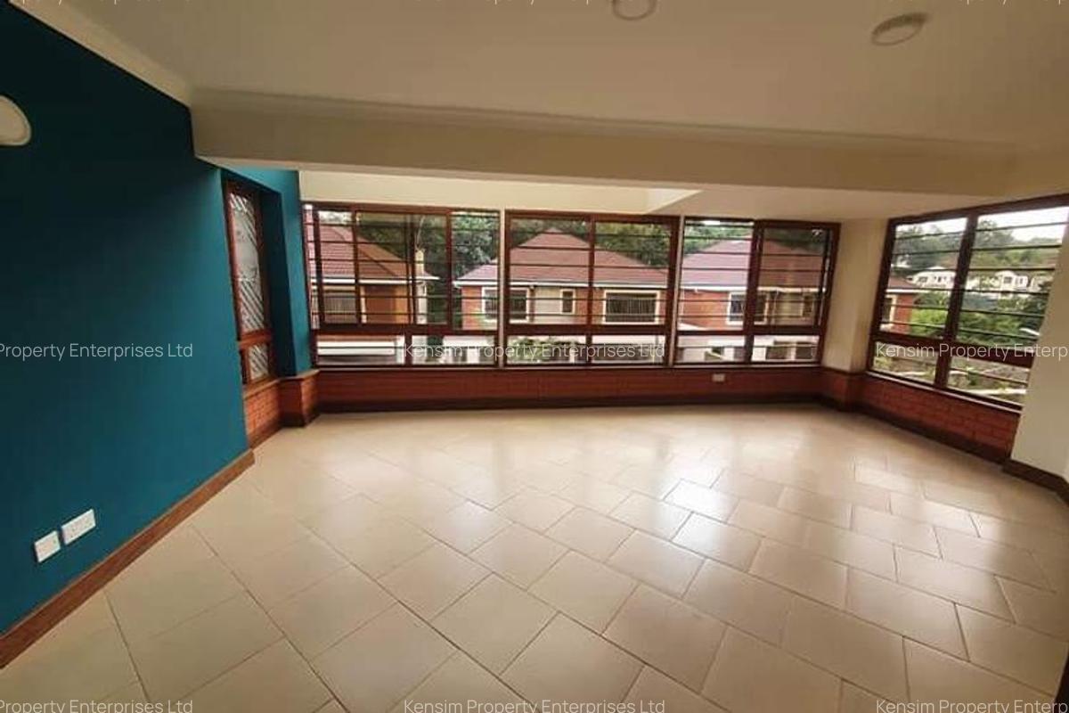 5 Bed Townhouse with En Suite in Spring Valley - 7