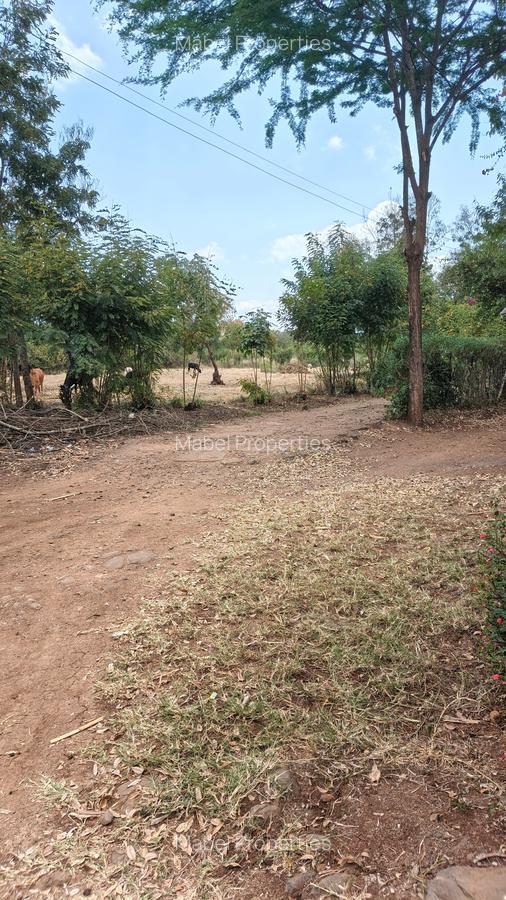Land at Nyeri Nairobi Highway - 1