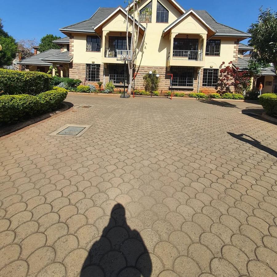 5 Bed Townhouse with En Suite at Kaputei Gardens - 1