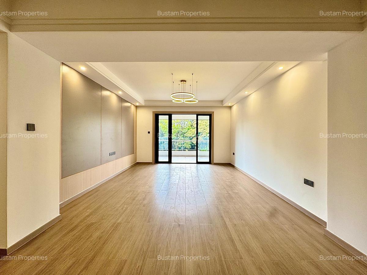 3 Bed Apartment with En Suite in Riverside - 5