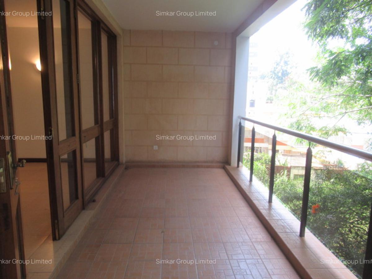3 Bed Apartment with En Suite at Riverside Drive - 5