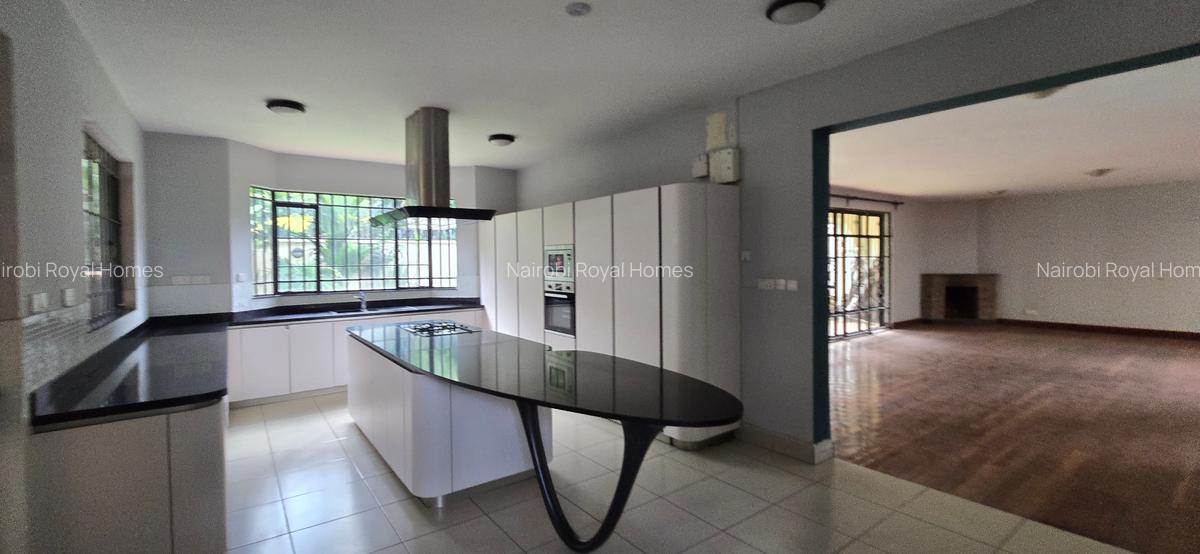 5 Bed Townhouse with En Suite at Lavington Green - 17