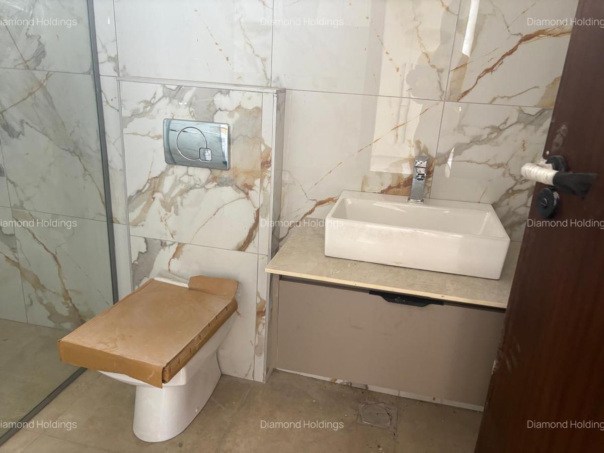 2 Bed Apartment with En Suite at Brookside - 11