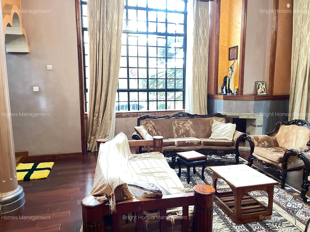 5 Bed Townhouse with En Suite in Lavington - 3