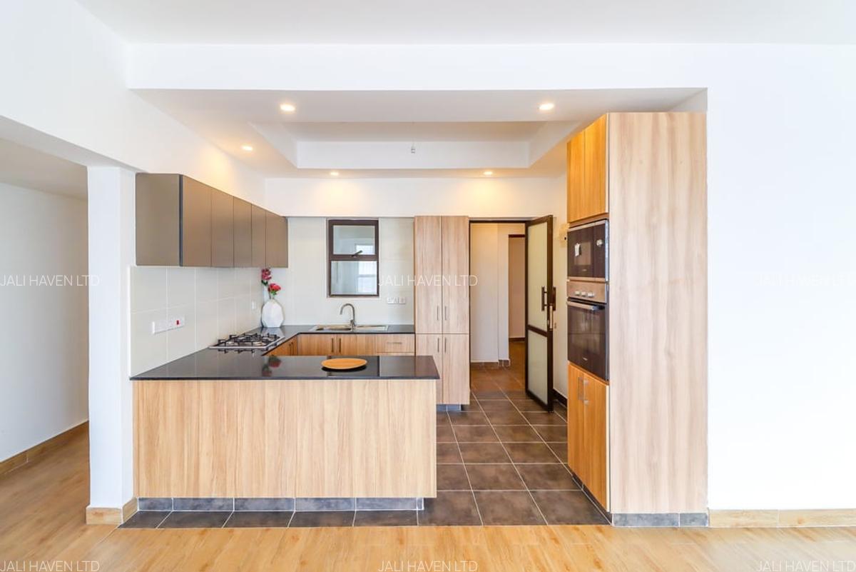 3 Bed Apartment with En Suite in Kilimani - 5