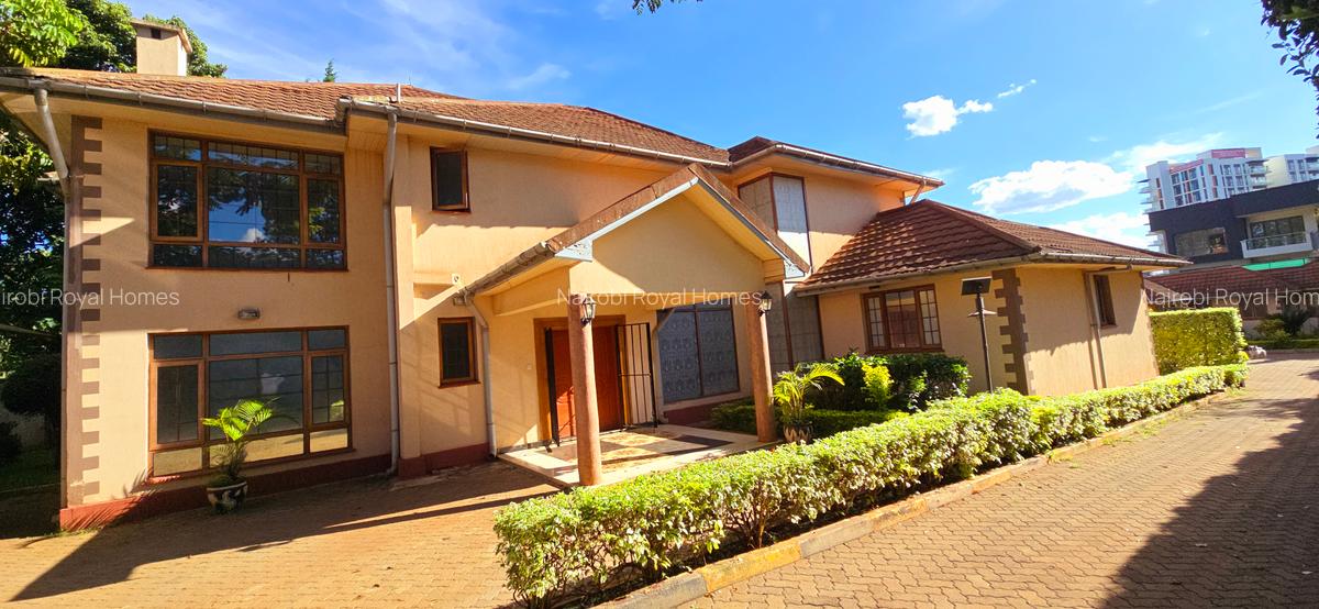 5 Bed House with En Suite at Mimosa Drive - 3