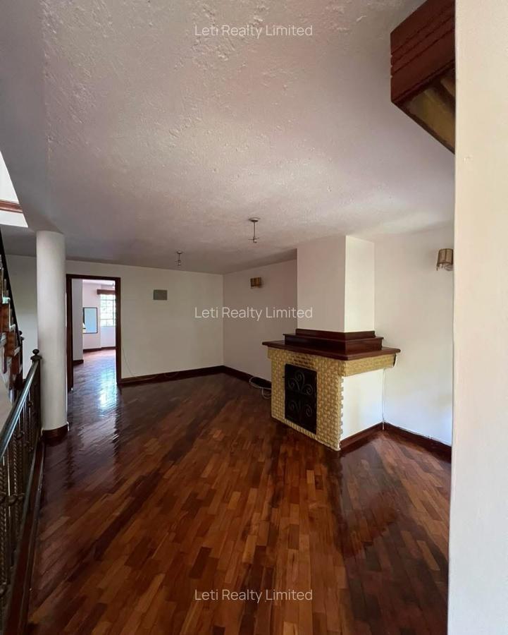5 Bed Townhouse with En Suite in Lavington - 6