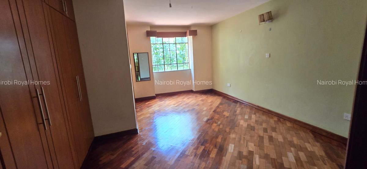 4 Bed Townhouse with En Suite at Lavington Green - 6