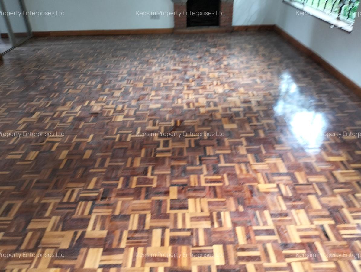 4 Bed Townhouse with En Suite in Lavington - 9