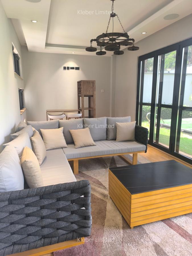 4 Bed Villa with En Suite in Lavington - 9