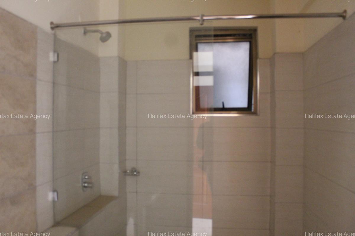 4 Bed Apartment with En Suite in Thika Road - 5