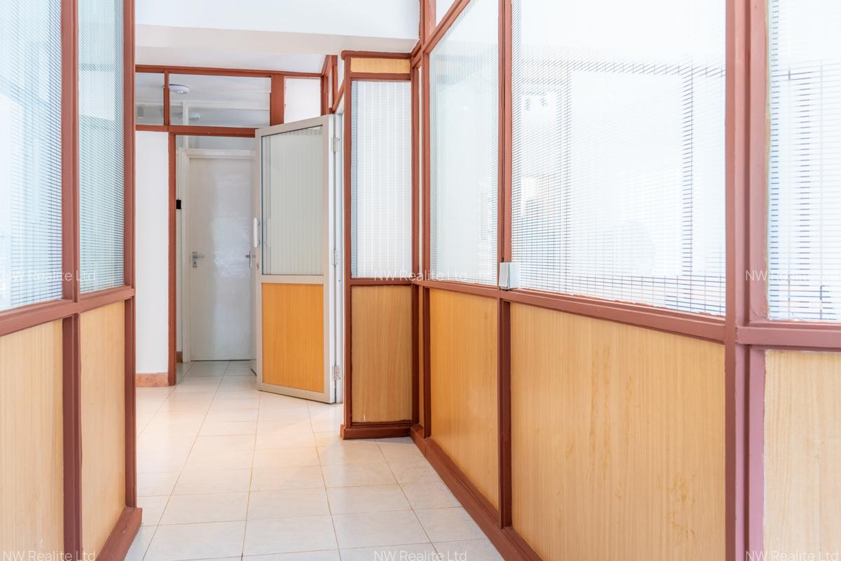 500 ft² Office with Service Charge Included in Westlands Area - 10