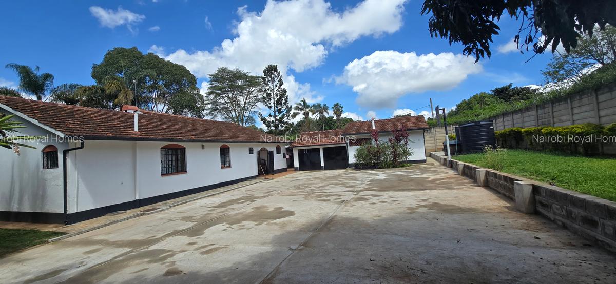 4 Bed House with En Suite at Loresho Road - 9