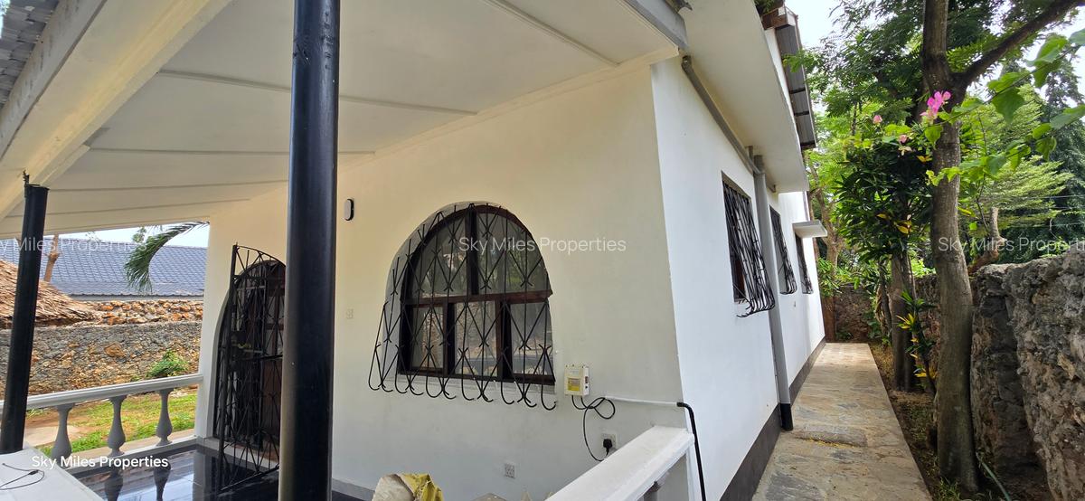 3 Bed House with En Suite at Zebra Mtwapa - 14