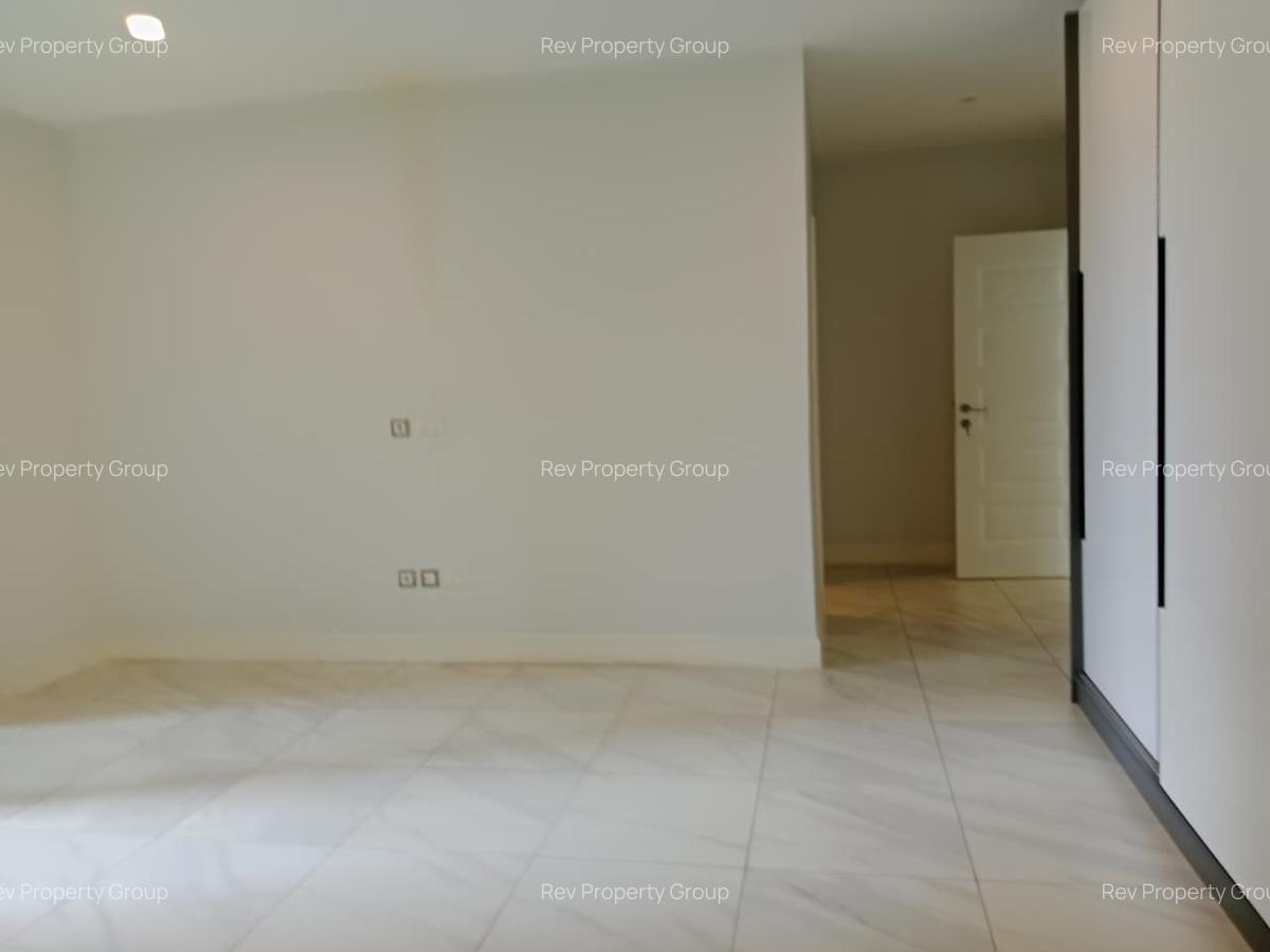 Serviced 3 Bed Apartment with En Suite in Westlands Area - 13
