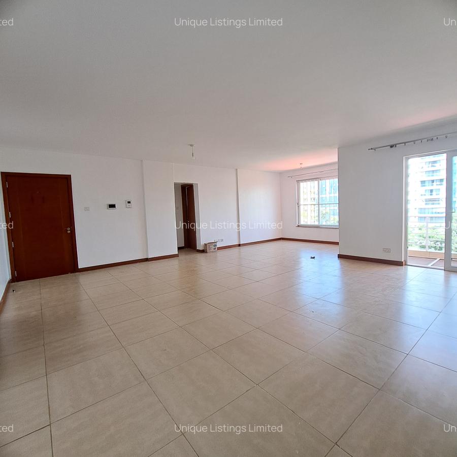 3 Bed Apartment with En Suite in Lavington - 3
