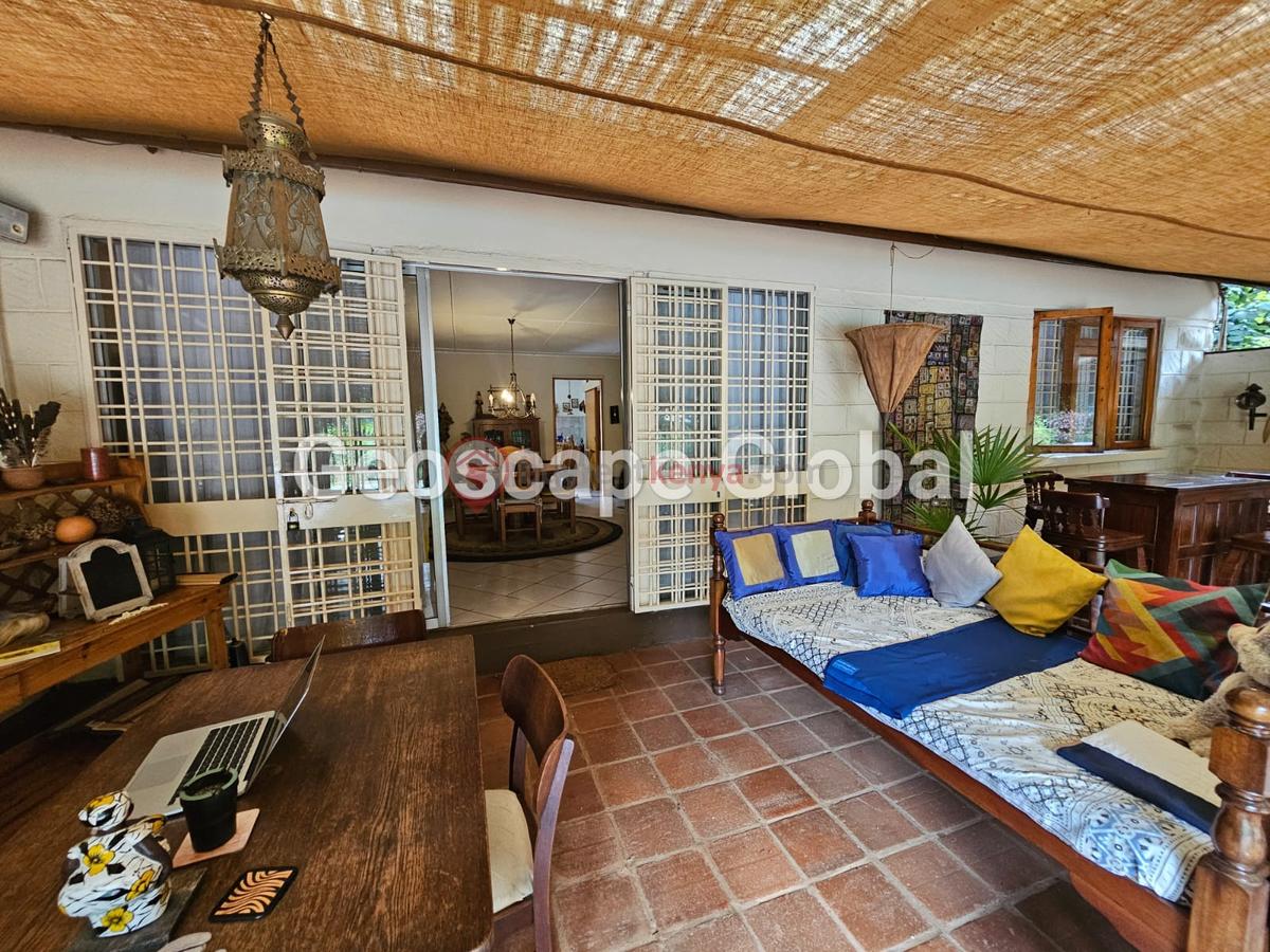 2 Bed House with En Suite in Rosslyn - 15