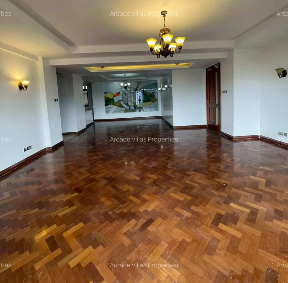 4 Bed Apartment with En Suite in Riverside - 2