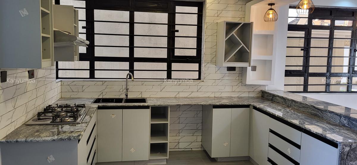 4 Bed Townhouse with En Suite at Membley - Eastern Bypass - 5