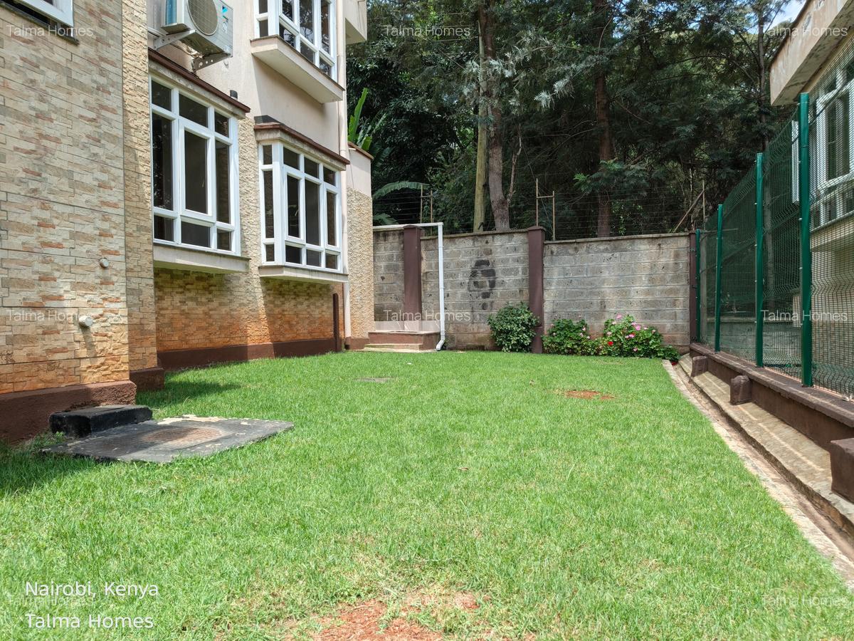 6 Bed Townhouse with En Suite at Lavington - 19