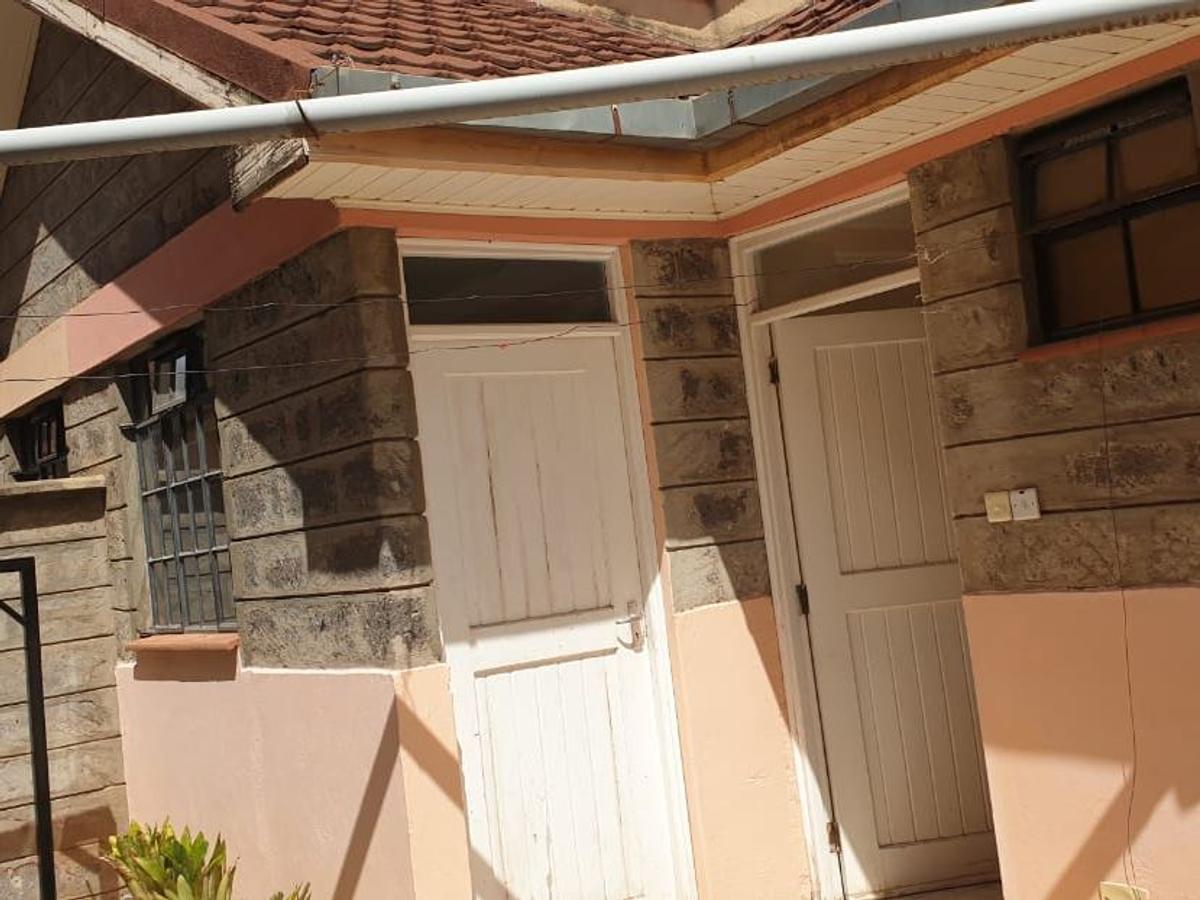 4 Bed House with En Suite in Lavington - 18