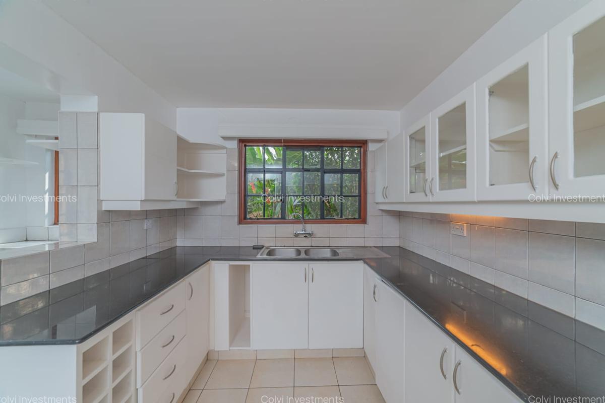 3 Bed House with En Suite in Runda - 4