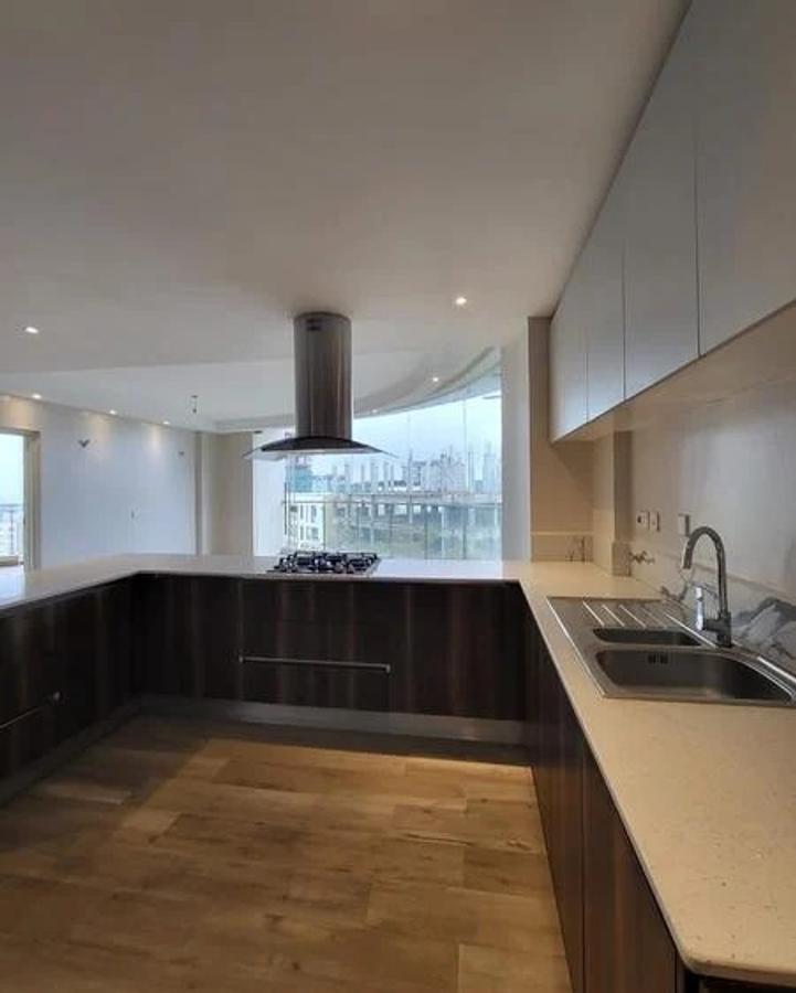 Serviced 2 Bed Apartment with En Suite at 4Th Avenue - 17