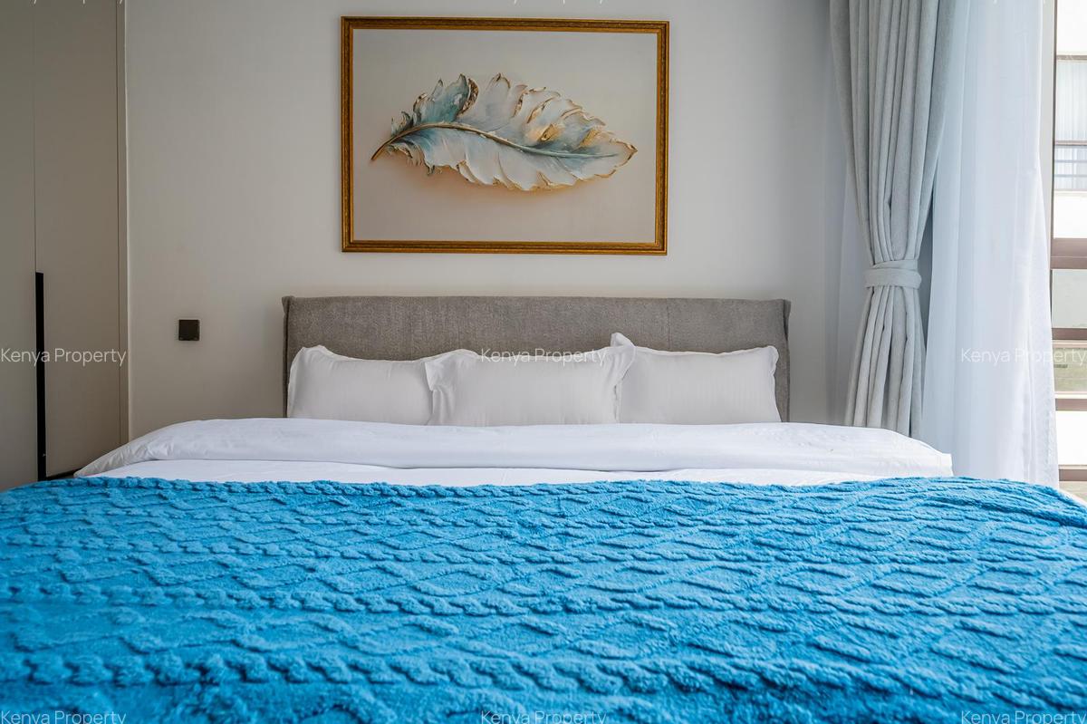 Serviced 3 Bed Apartment with En Suite at Riverside Drive - 10