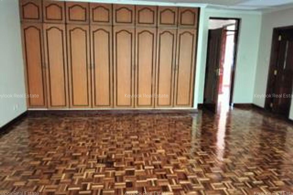 5 Bed Townhouse with En Suite at Lavington Green - 7