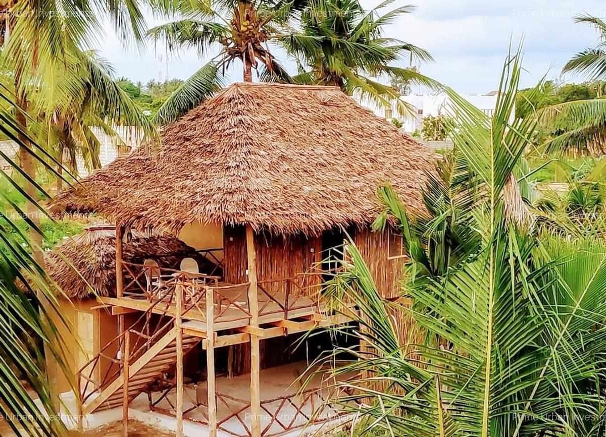 6 Bed House with En Suite in Watamu - 3