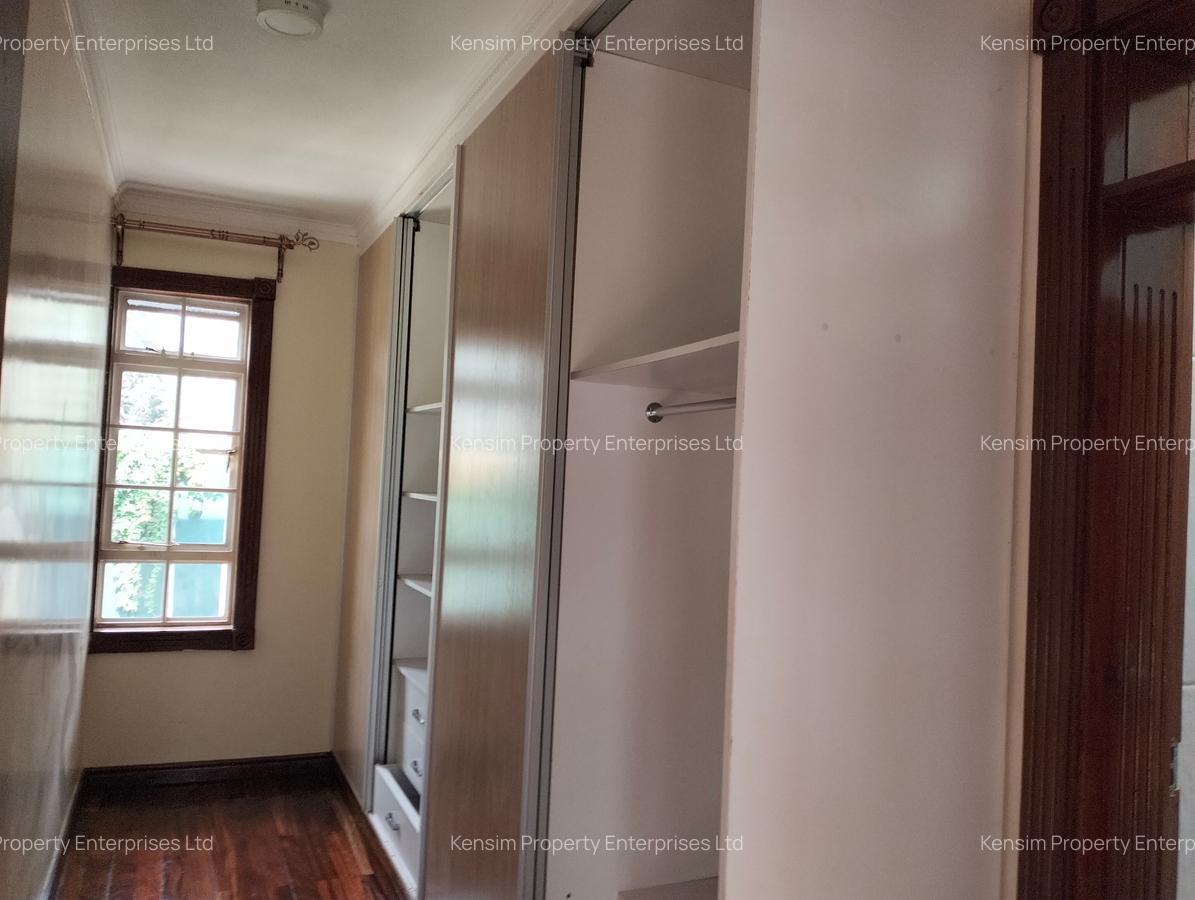 4 Bed Townhouse with En Suite in Kyuna - 2