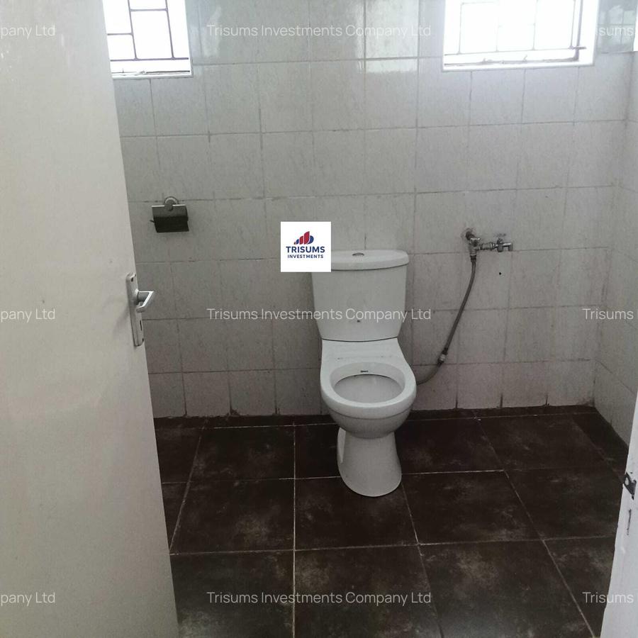 7 Bed House with En Suite in Kyuna - 14