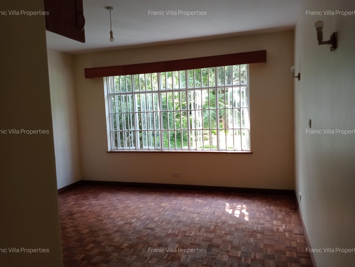 6 Bed House with En Suite at Ibis Close - 15