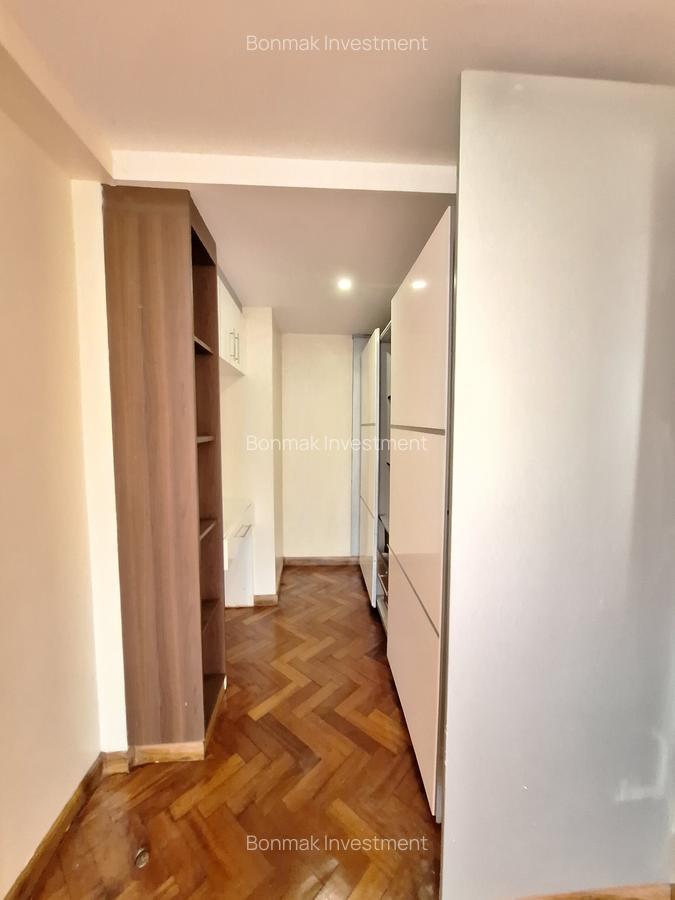 5 Bed Townhouse with En Suite at Lavington Green - 16