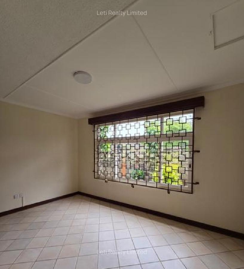 4 Bed Townhouse with En Suite in Lavington - 5