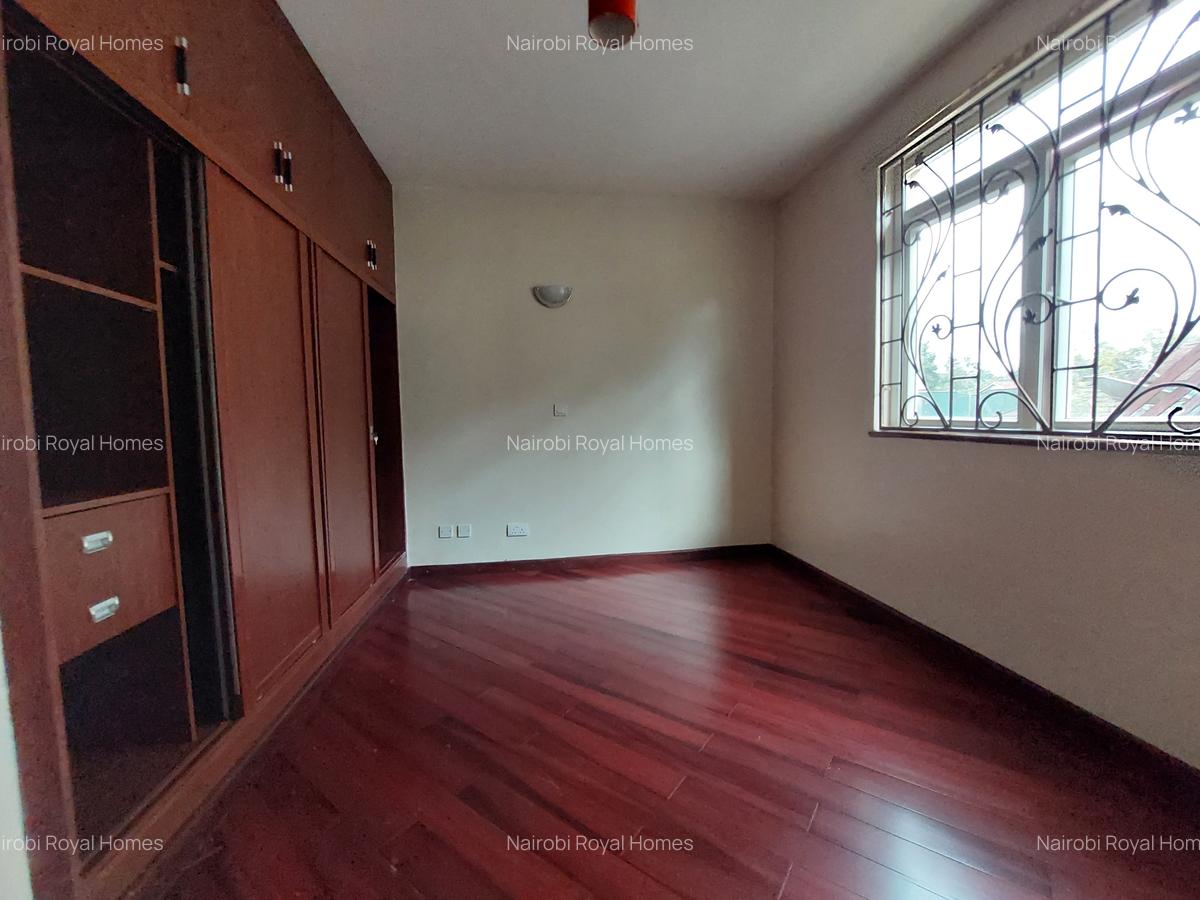 5 Bed Townhouse with En Suite at Washiga Road 44 - 11