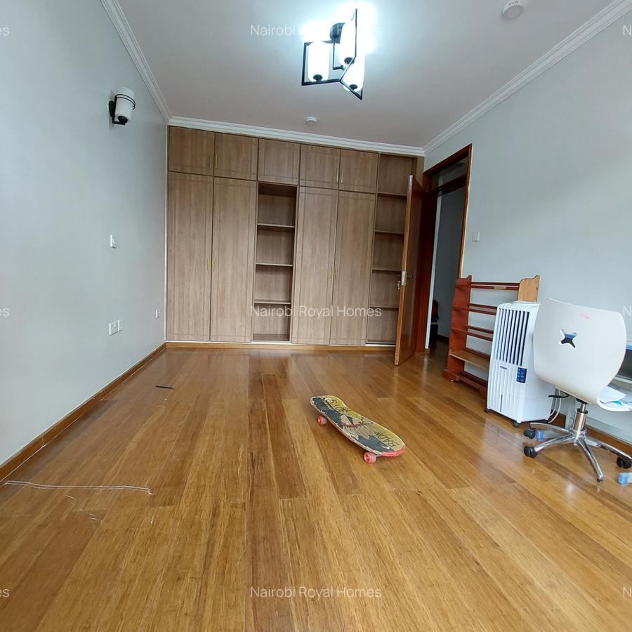 5 Bed Townhouse with En Suite at Lavington Convent Drive - 9