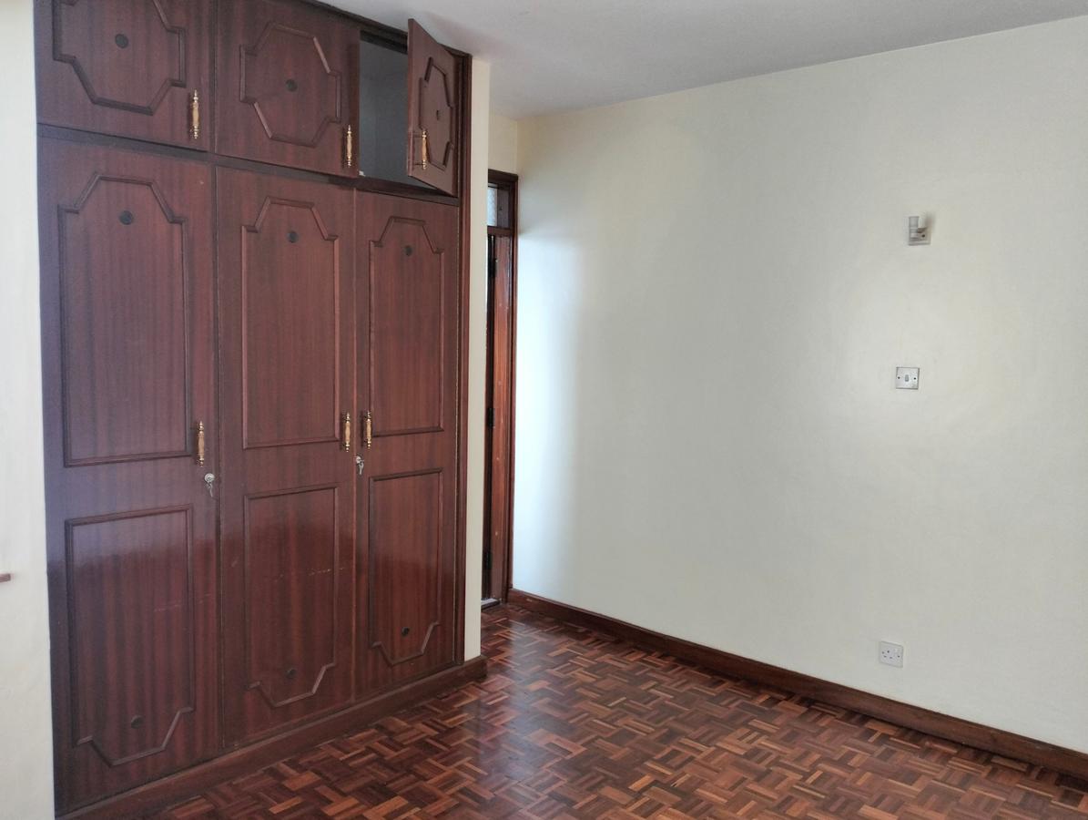 4 Bed Townhouse with En Suite in Lavington - 18